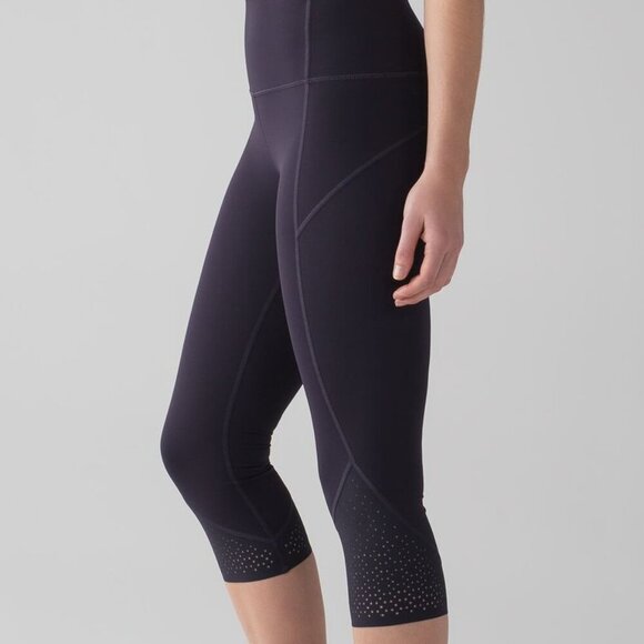 🍇 Lululemon Anew Crop (21") - Black Grape - Size 6 - Excellent Condition 💜 - Picture 8 of 16